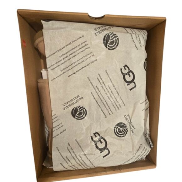 Ugg Women's Classic Short II in Mustard Seed NEW Size 10 - Picture 6 of 8